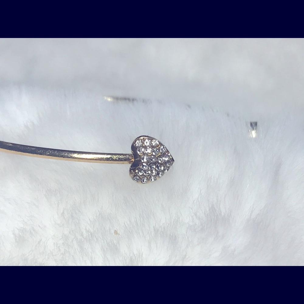 Cute heart shaped arm bracelet